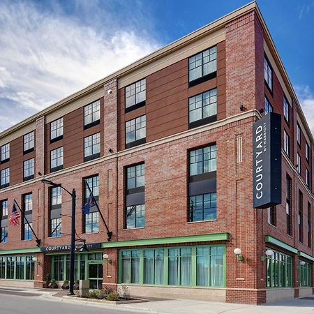 Courtyard By Marriott Manhattan Aggieville Exterior foto